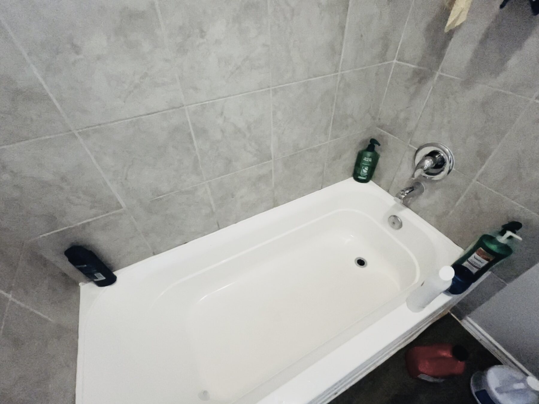 Bathtub after cleaning